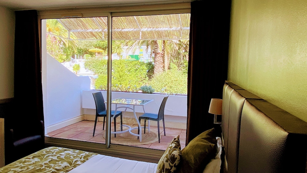 Pamela Hotel Cassis 42/75