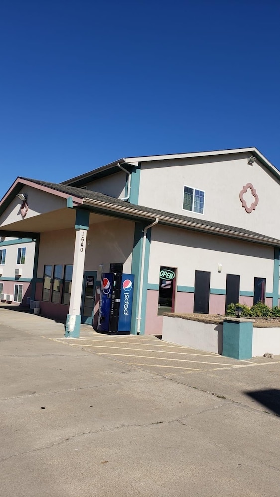 Value Inn &amp; Suites 2/22
