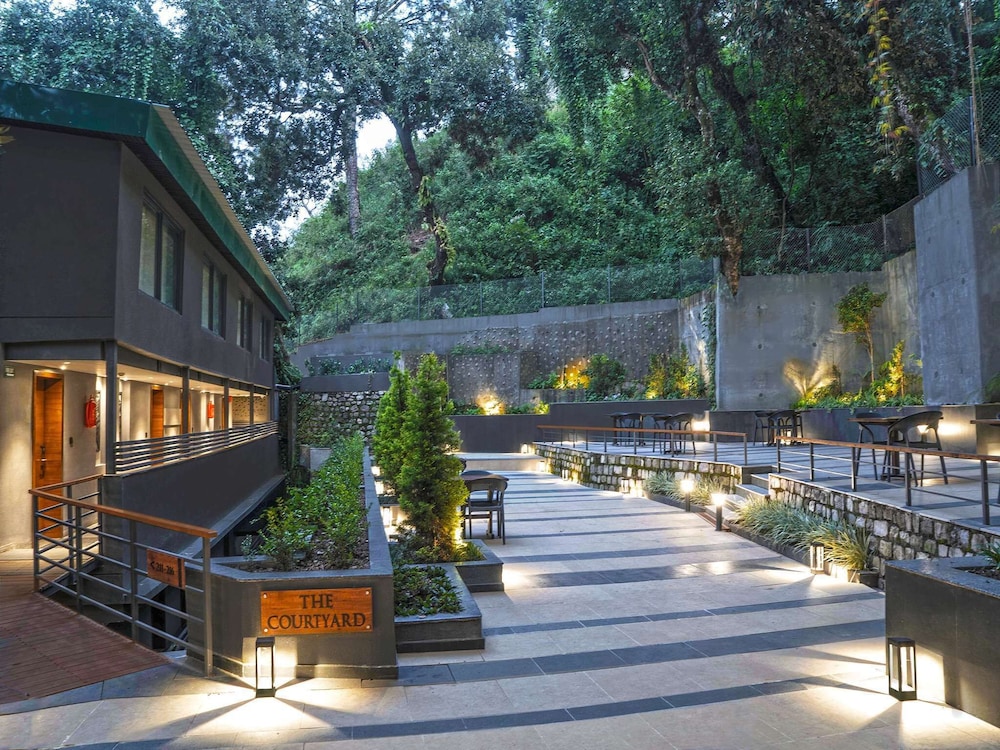 The Rosefinch Sarovar Portico 38/40