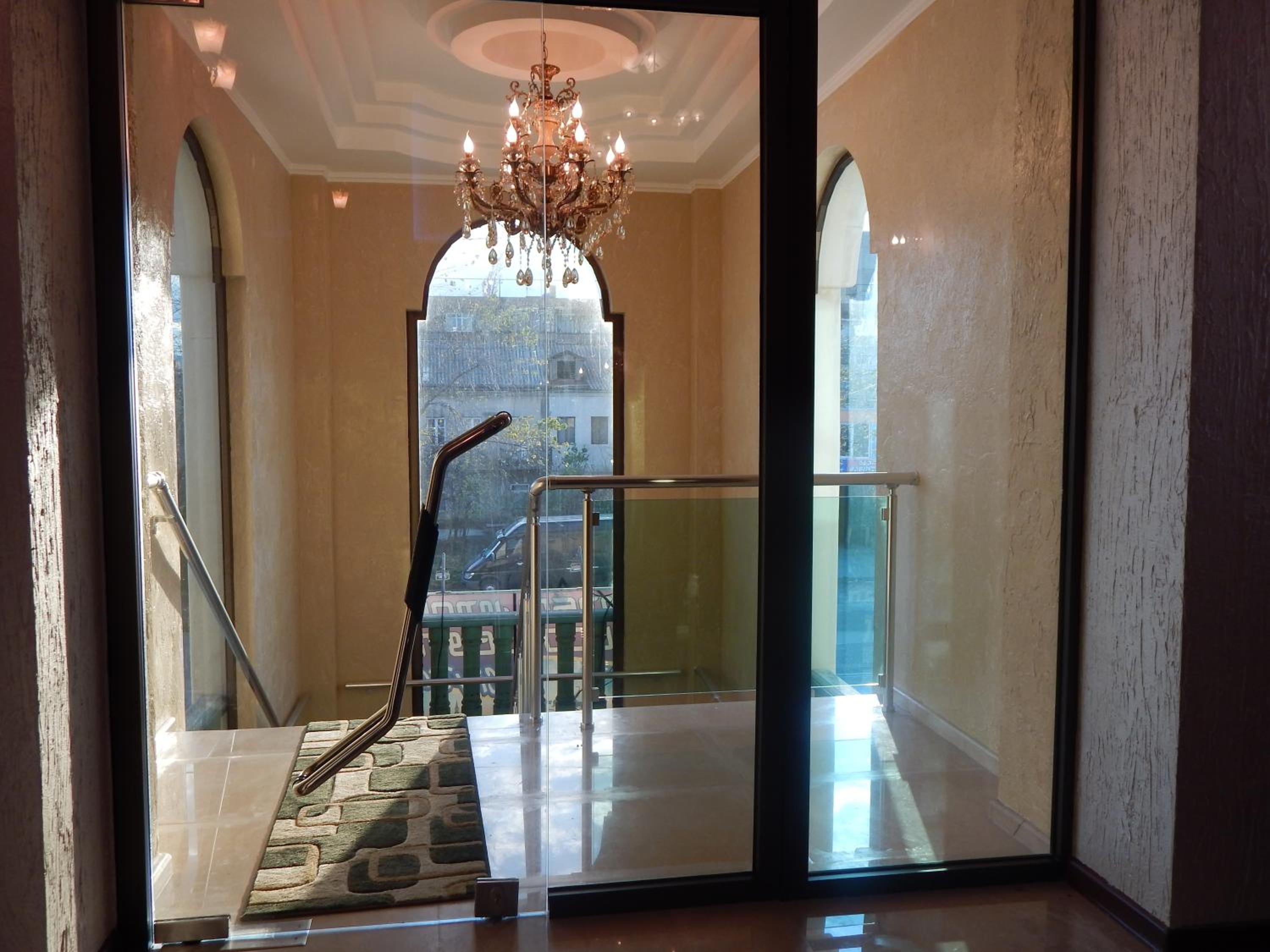 Lux Palace Hotel 25/50