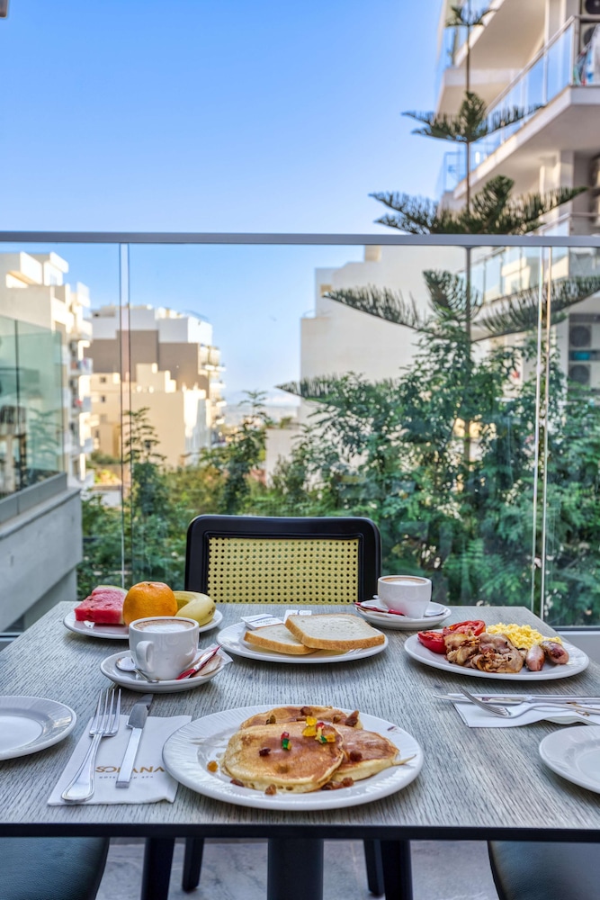 Solana Hotel & Spa 125/136