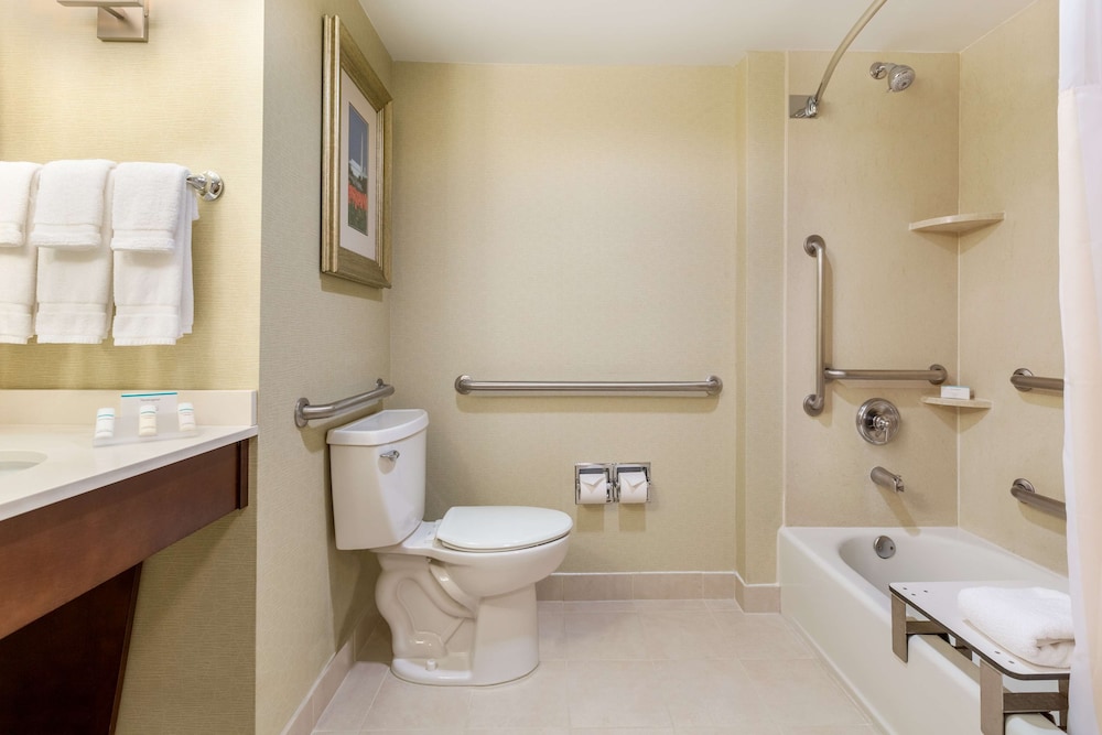 Hilton Garden Inn Arlington Courthouse Plaza 20/83
