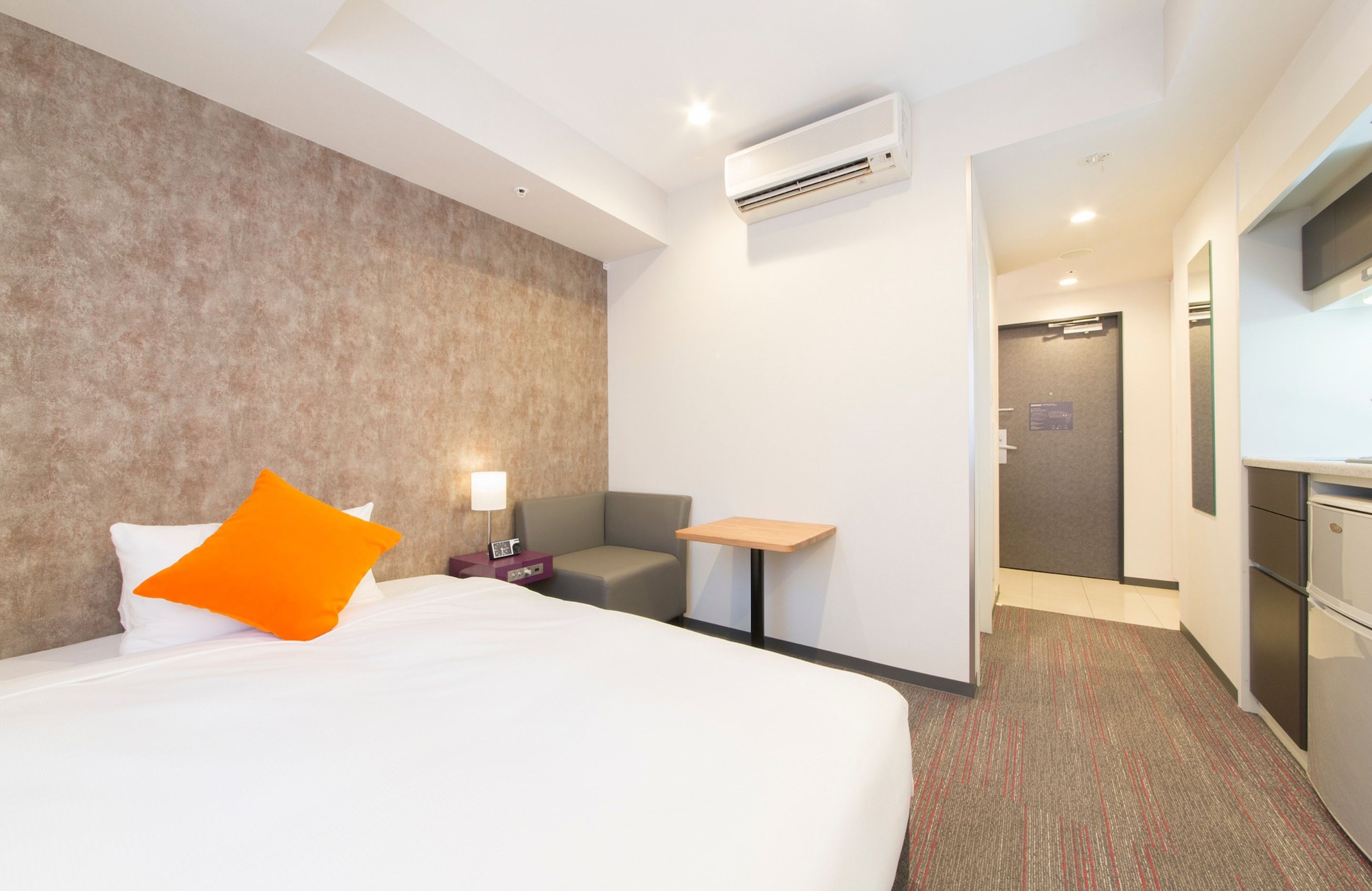 SEMI ROOM, RESIDENTIAL, SINGLE, SEMI DOUBLE BED