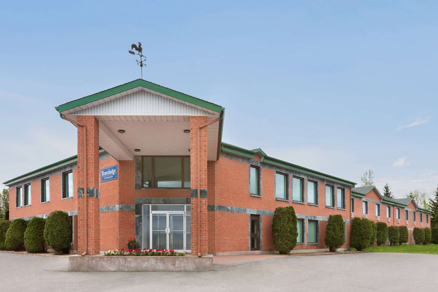 Travelodge by Wyndham Rigaud 2/20