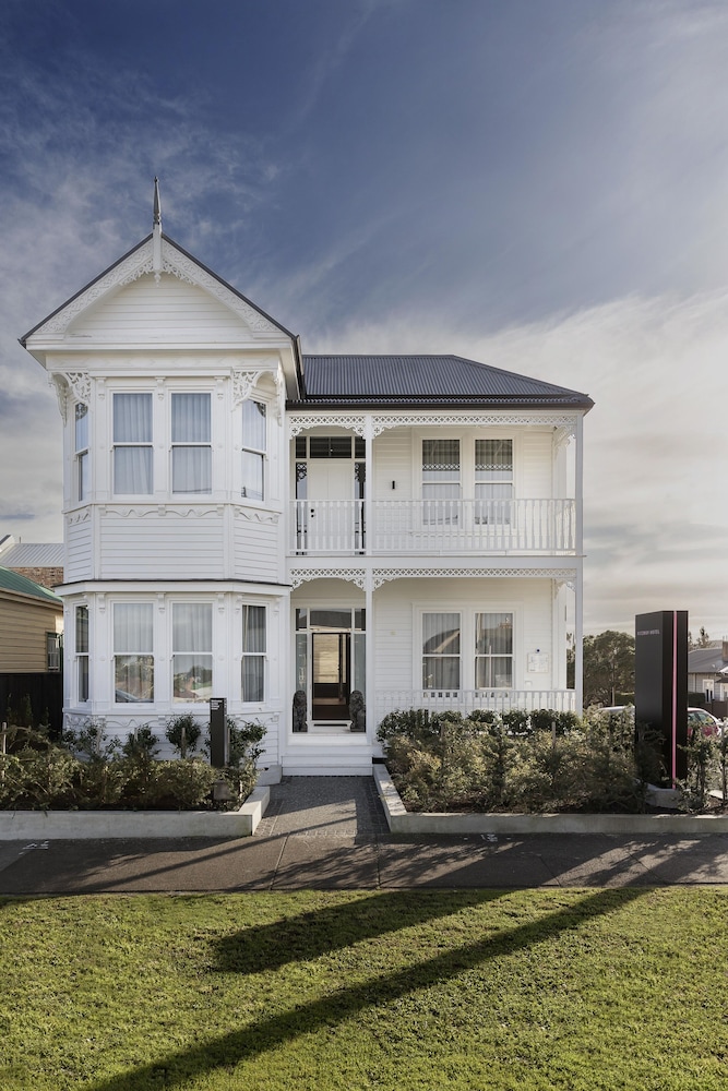 Hotel Fitzroy 24/25
