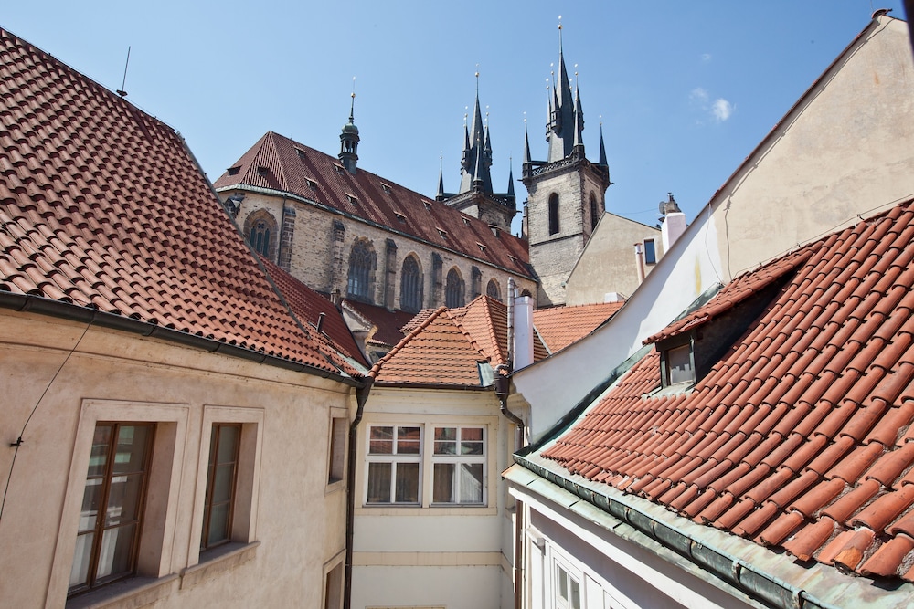 Cathedral Prague Apartments 42/49