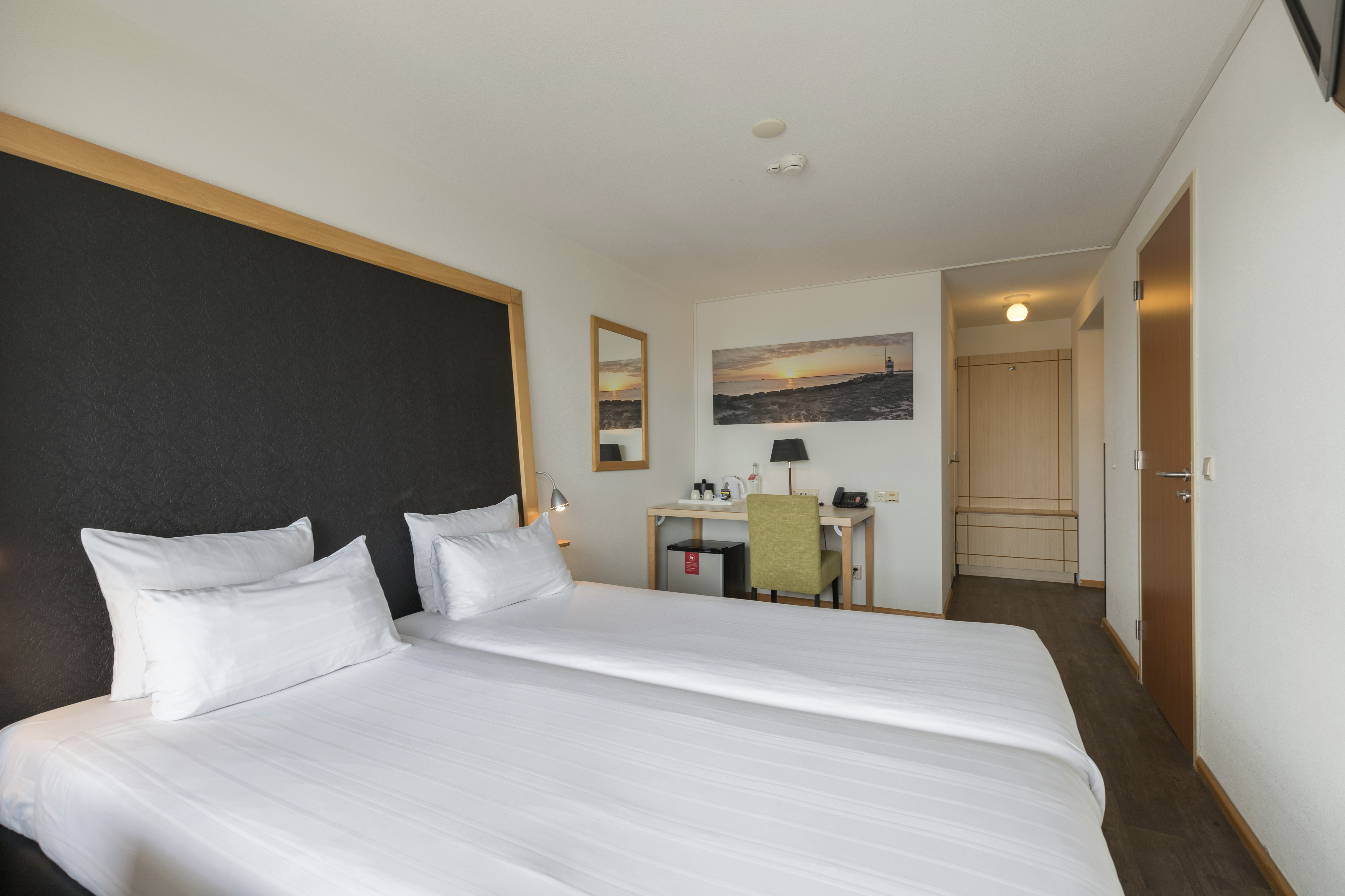 Leonardo Hotel Ijmuiden Seaport Beach 7/42