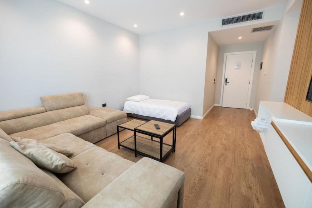 Duka Hotel 38/45