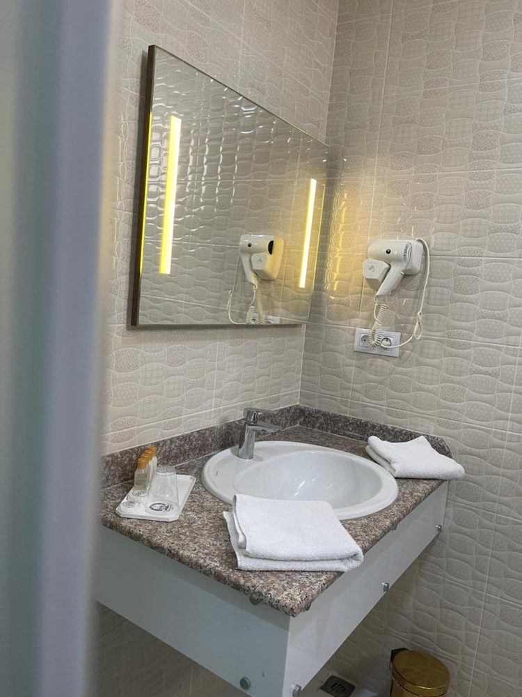 Hotel Rue D'or 51/58