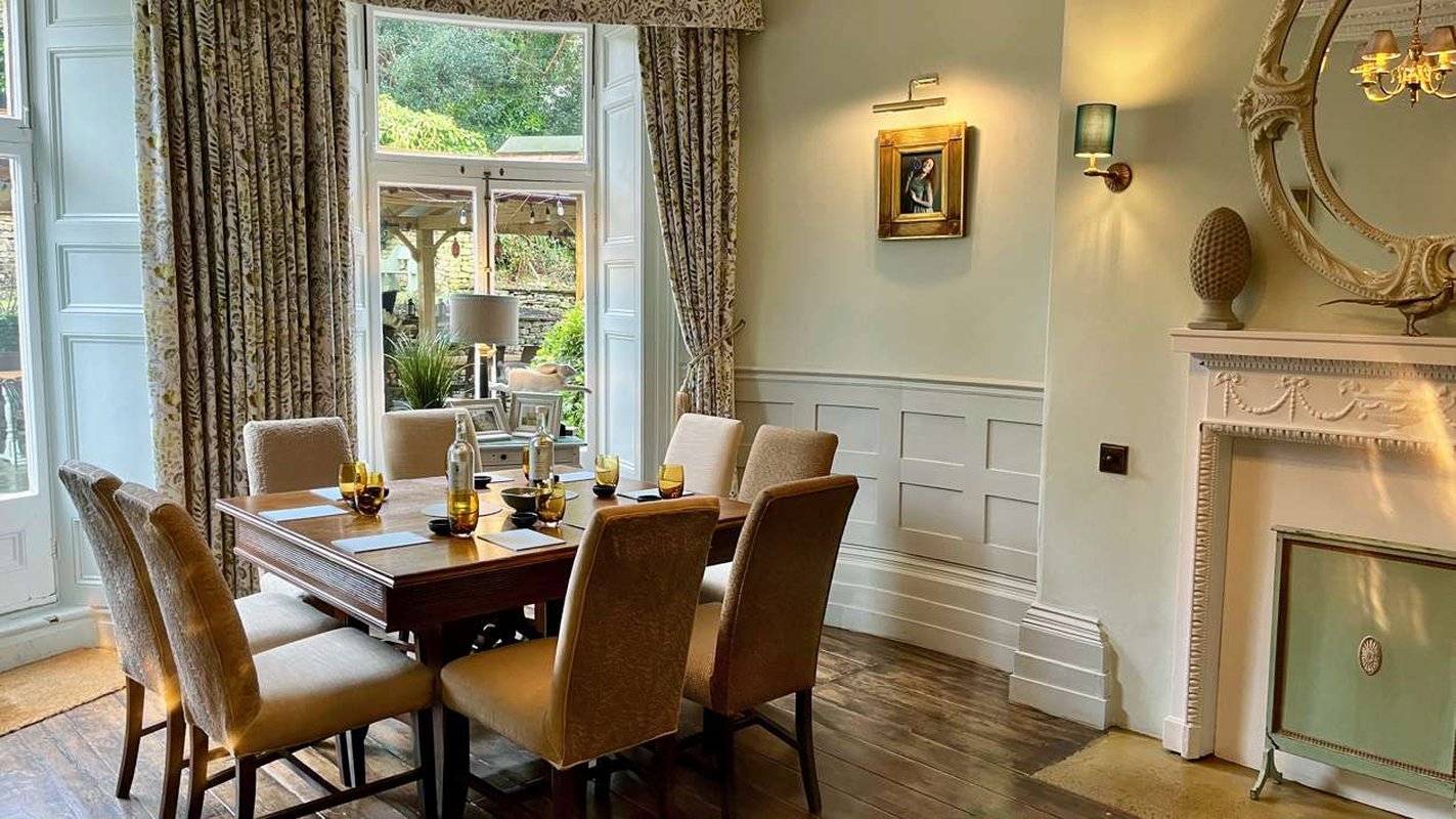 Burleigh Court Cotswolds 48/61