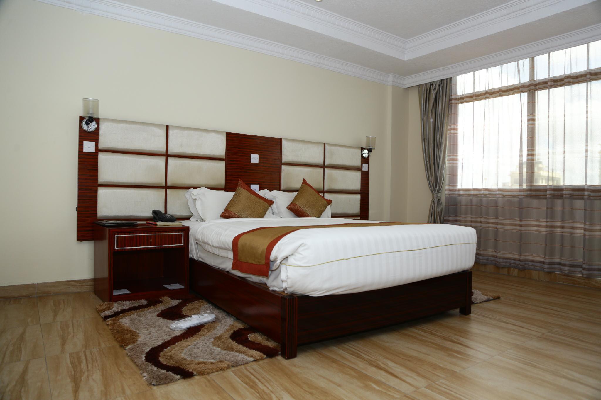 Diplomat, Suite, 2 King Beds