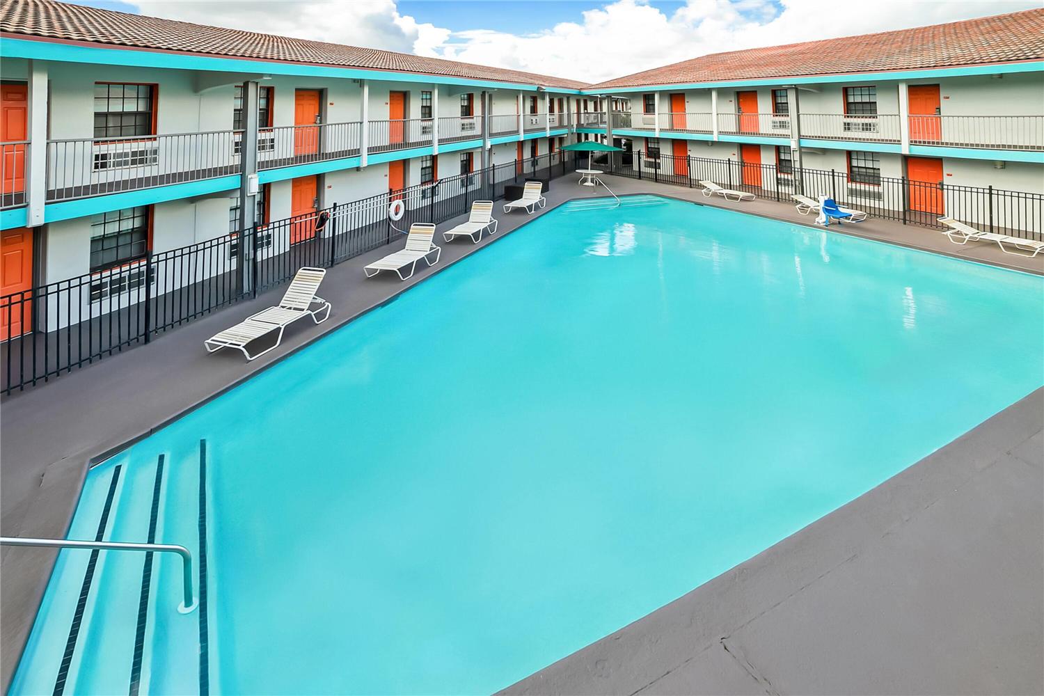 Howard Johnson by Wyndham Columbus Fort Benning 6/26