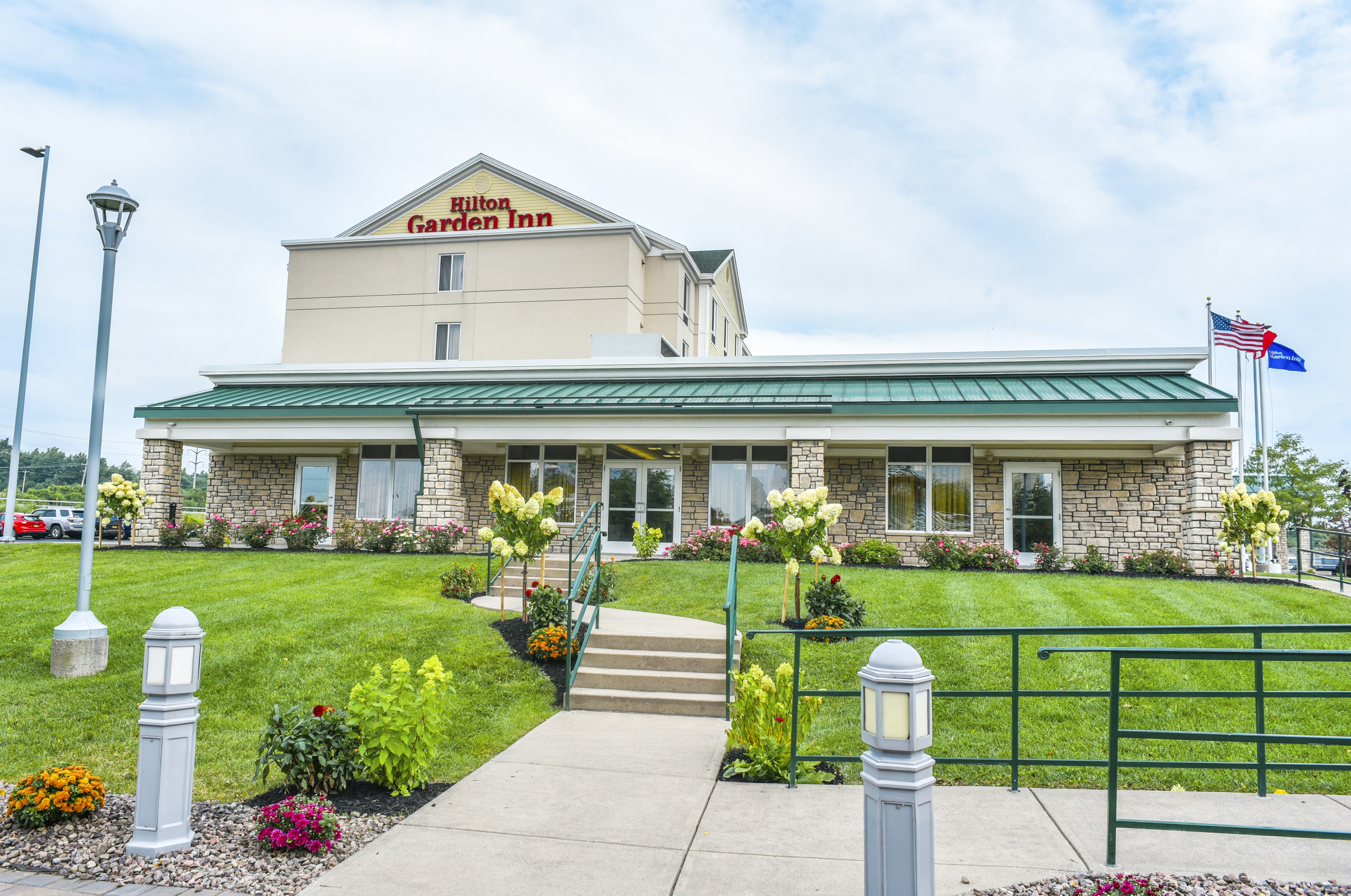 Hilton Garden Inn Watertown/Thousand Islands 2/50