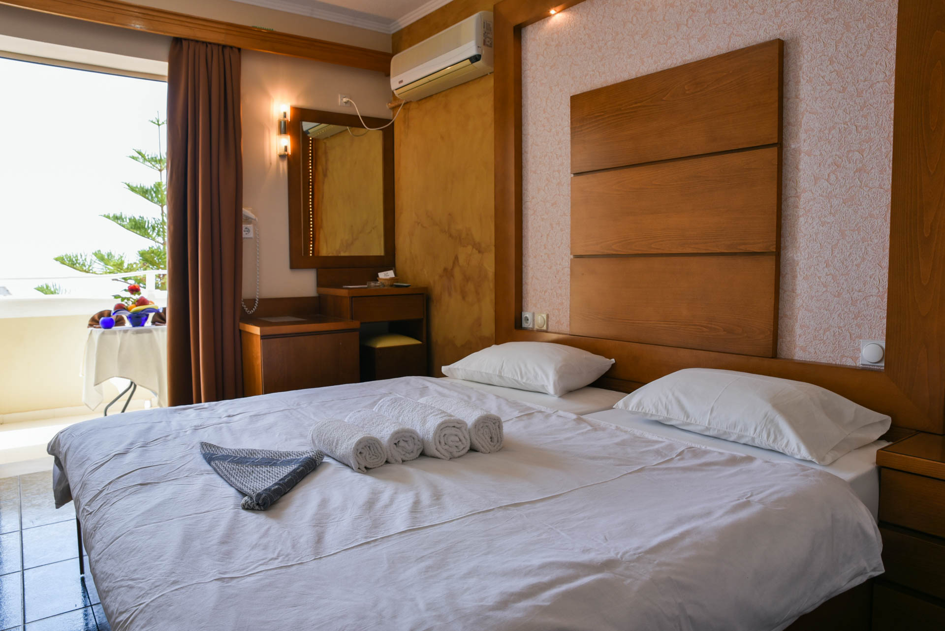 Sacallis Inn Beach Hotel 10/50