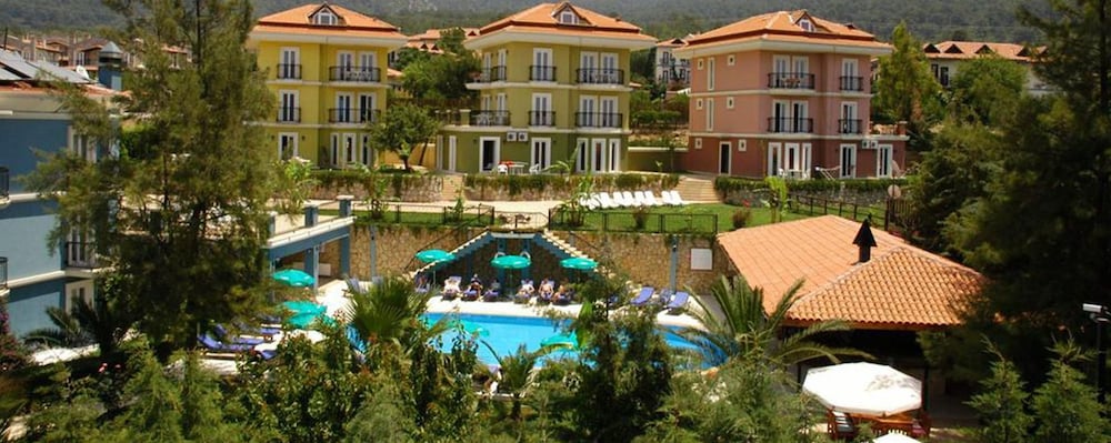 Antas Deluxe Apartments 63/69