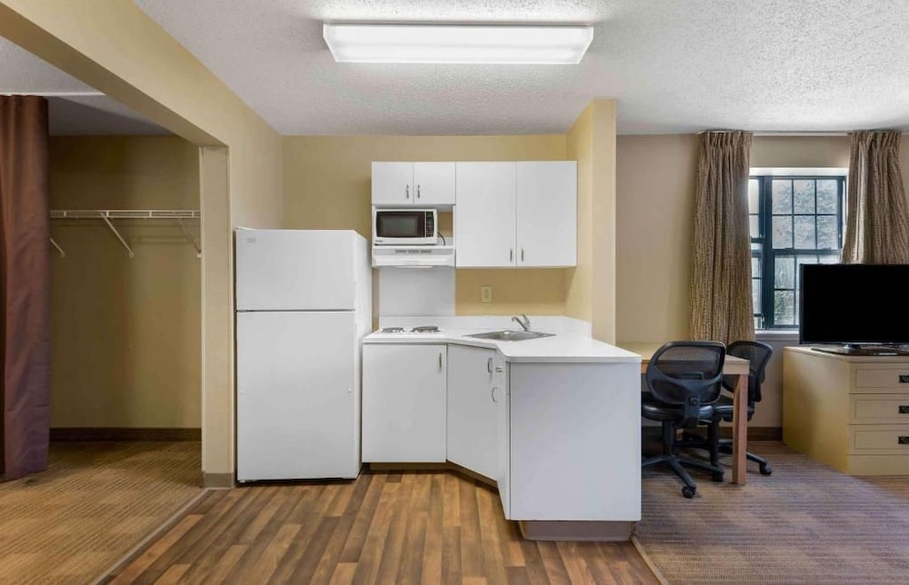 Studio 6 Corporate Extended Stay Amherst Buffalo NY 49/60