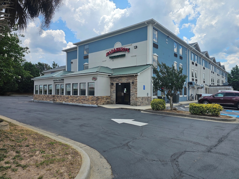 Baymont by Wyndham Grovetown Augusta 38/44