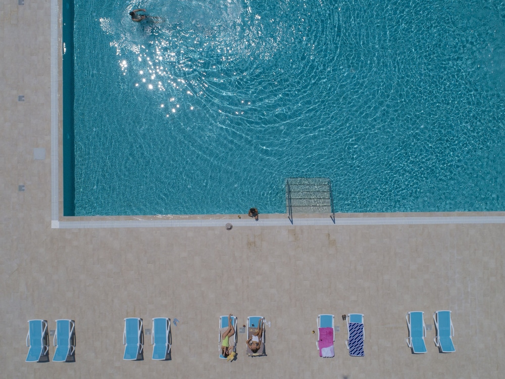 Pearl Beach Resort 54/62