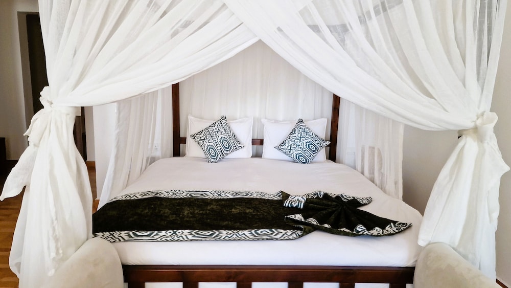DELUXE OCEAN SUITE