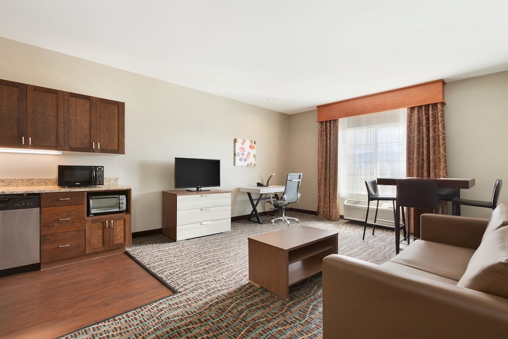 Best Western Plus Peppertree Inn At Omak 30/45
