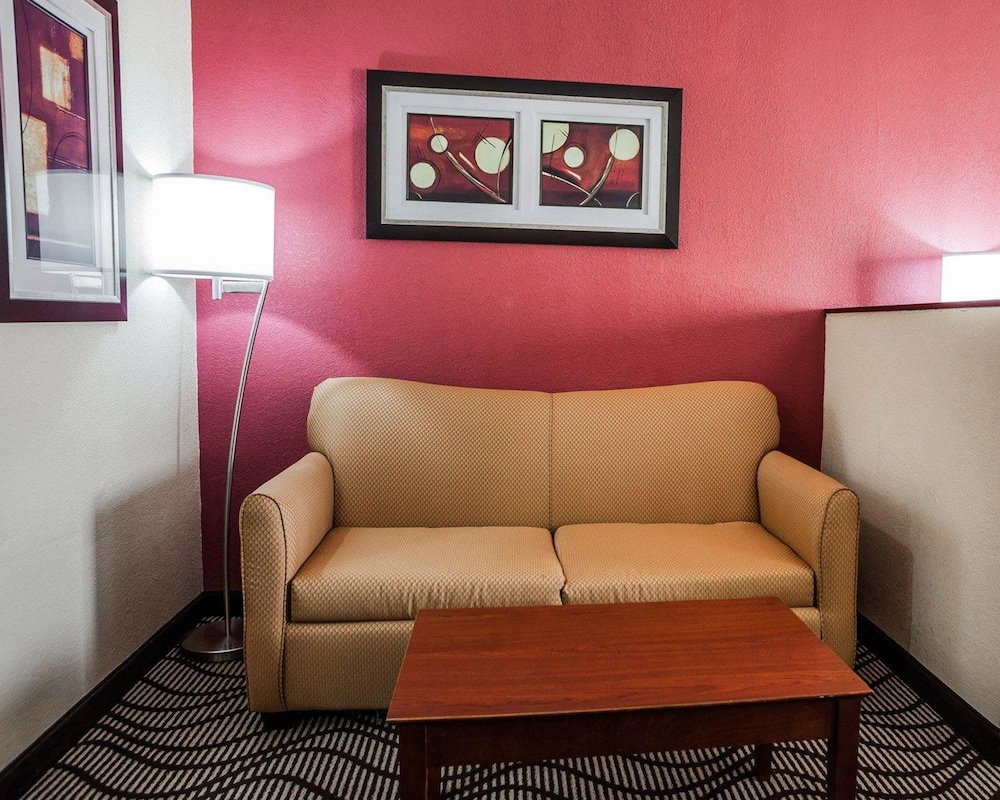Quality Inn & Suites Altoona - Des Moines 20/33