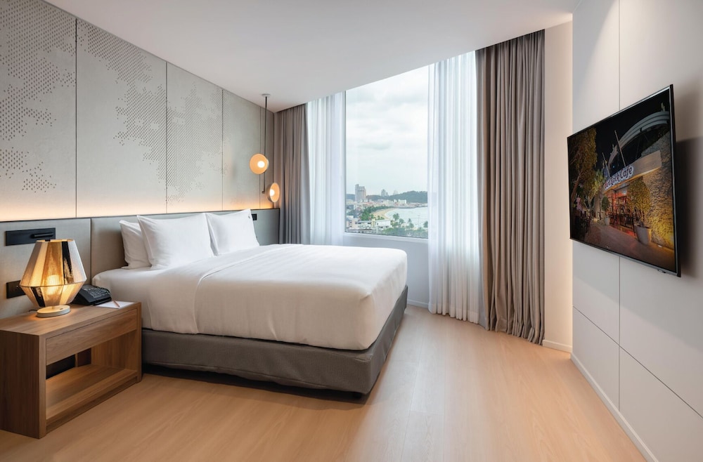 Gold, Suite, King Bed