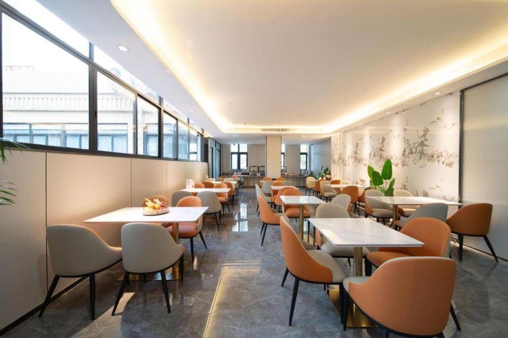 REZEN BOHEEASY HOTEL((Guangzhou Pazhou Exhibition Center Branch) 14/18