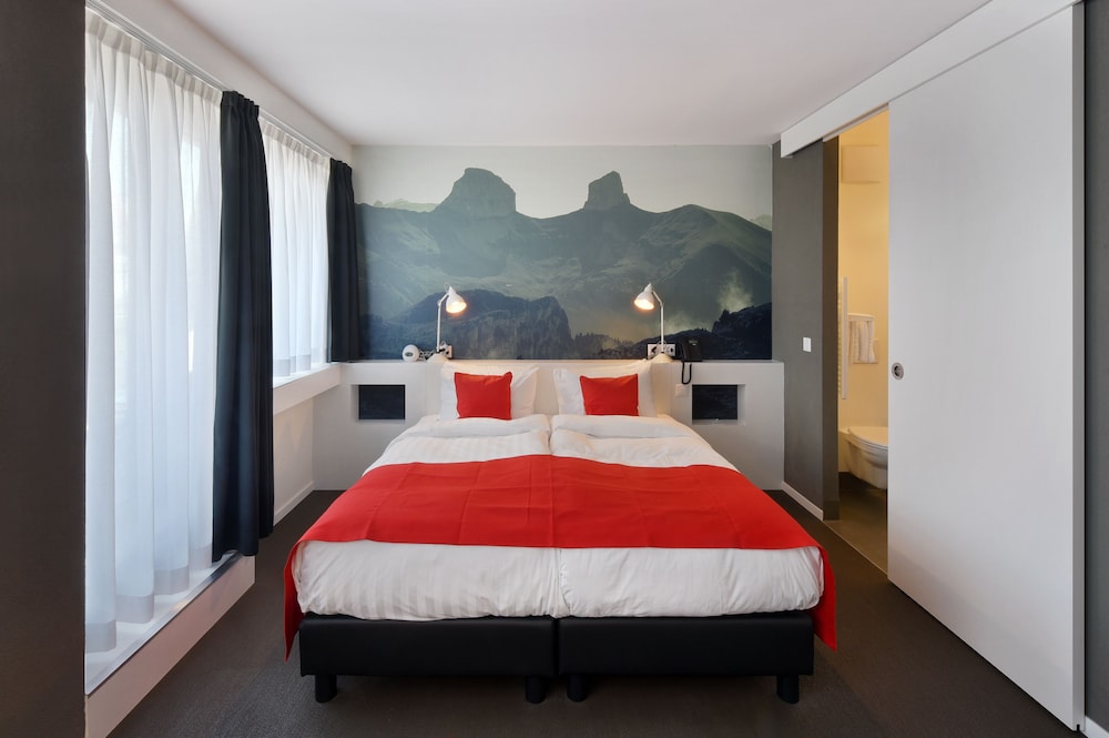 Home Swiss Hotel 19/64
