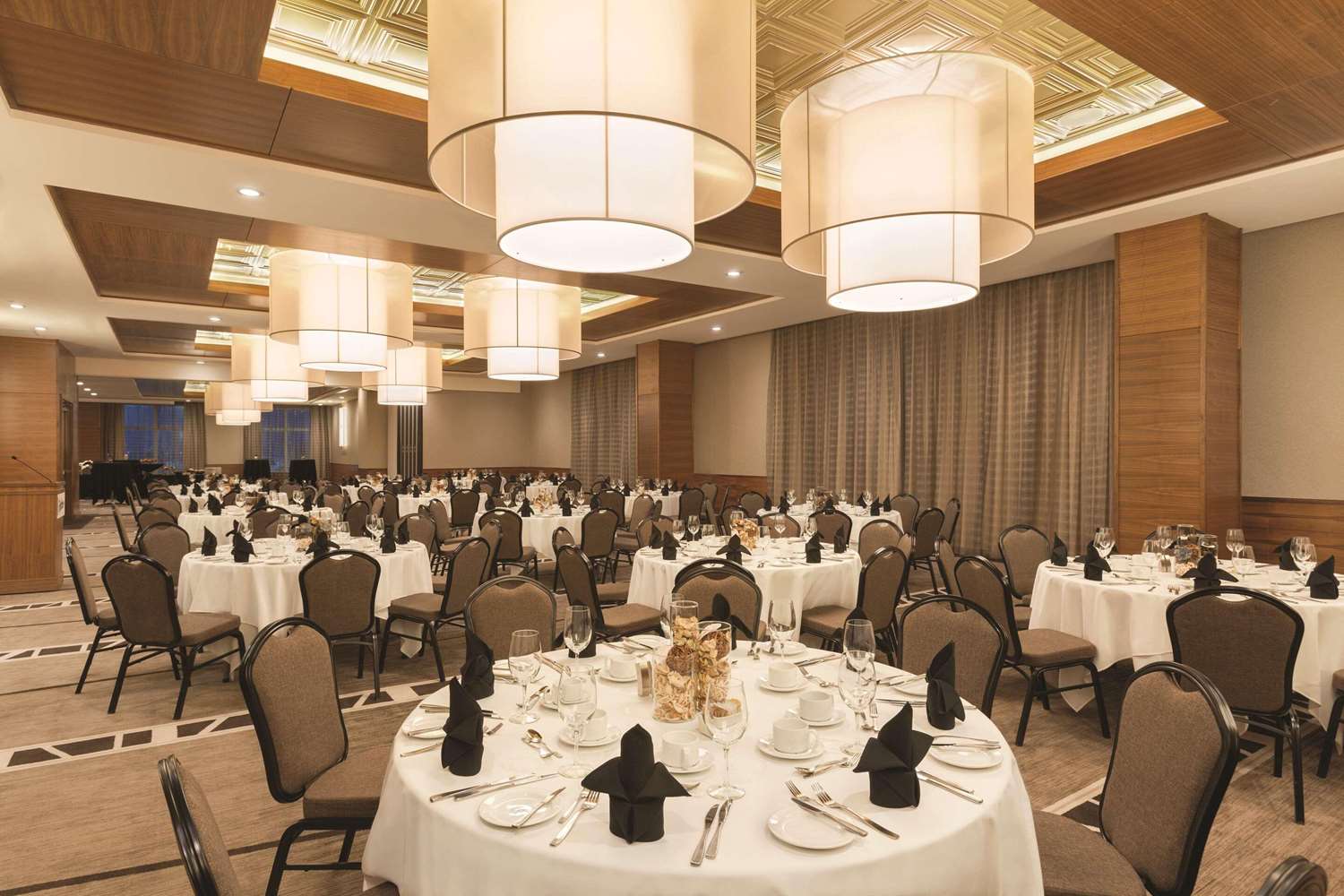 Radisson Hotel & Conference Centre Calgary Airport 63/78