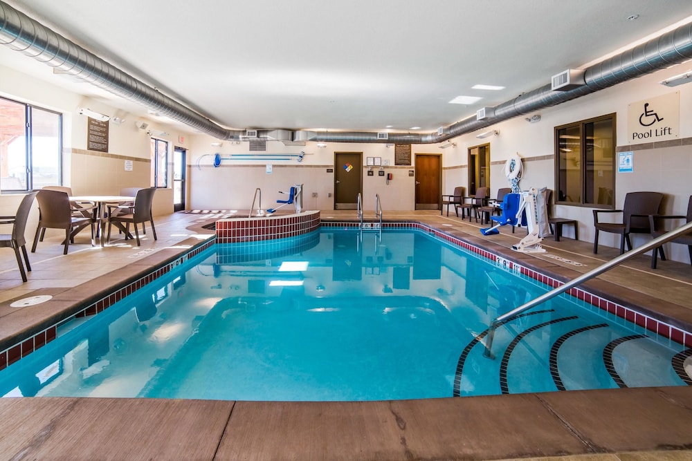 Comfort Inn & Suites Cheyenne, WY 3/41