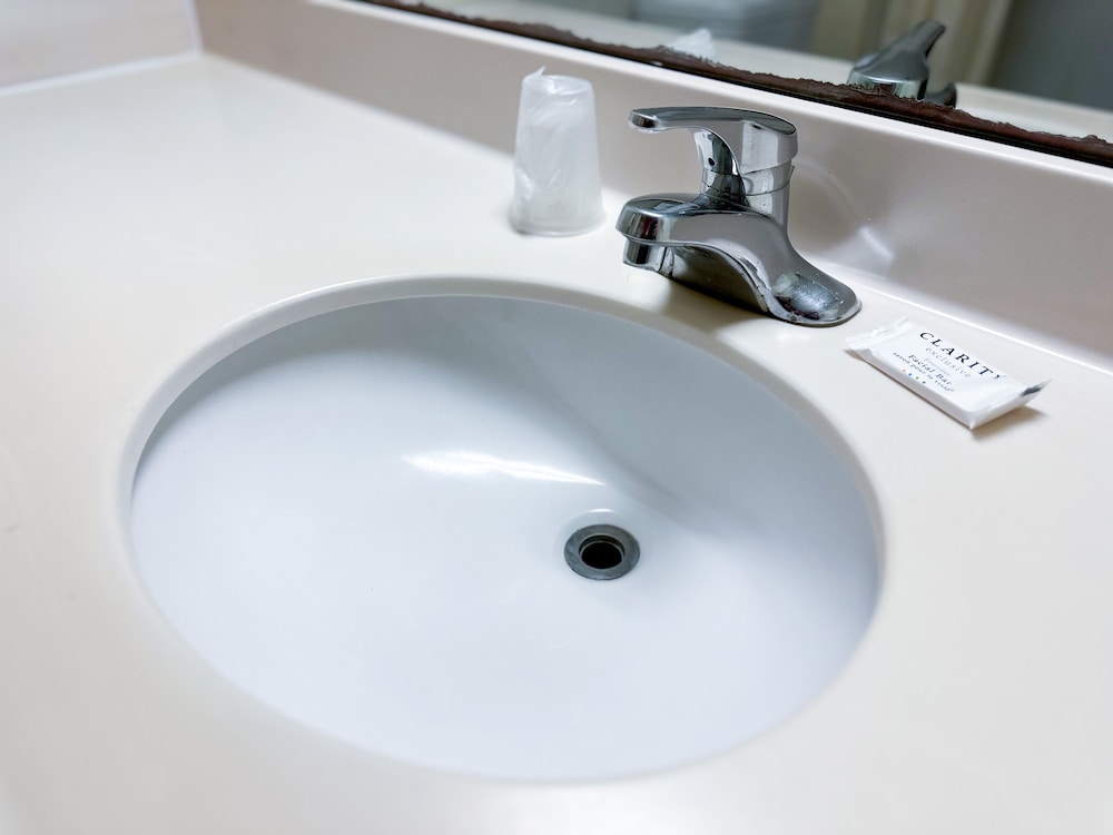Americas Best Value Inn Salina 26/28