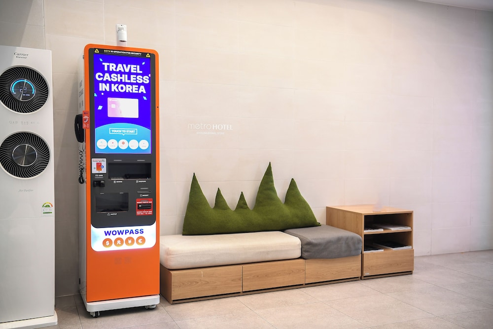 Metro Hotel Myeongdong 57/71