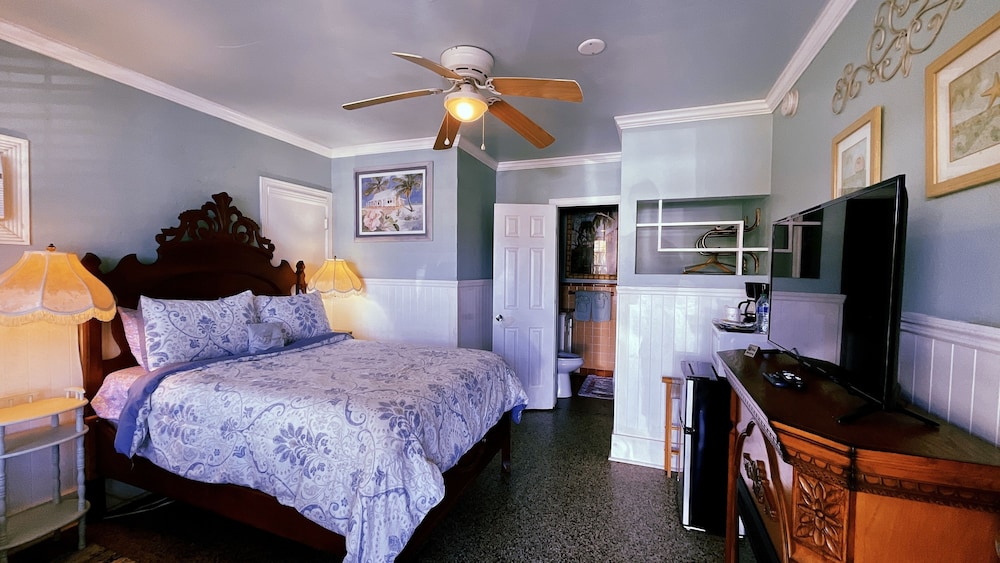 Shamrock Cove Inn 17/50