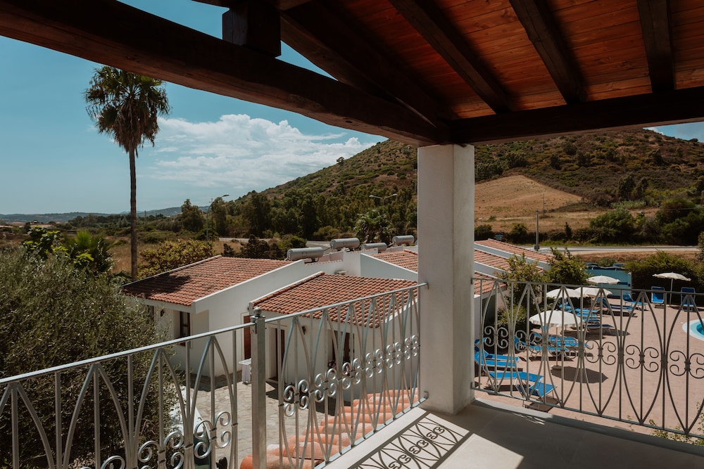 Hotel Village Fior di Sardegna 24/43