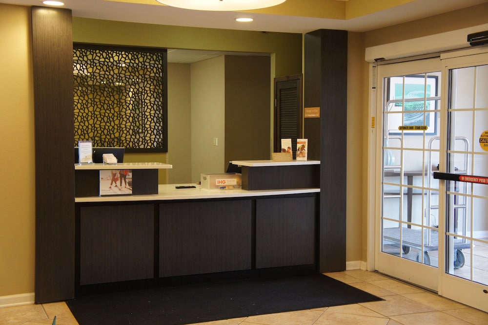 Candlewood Suites Clarksville 11/47