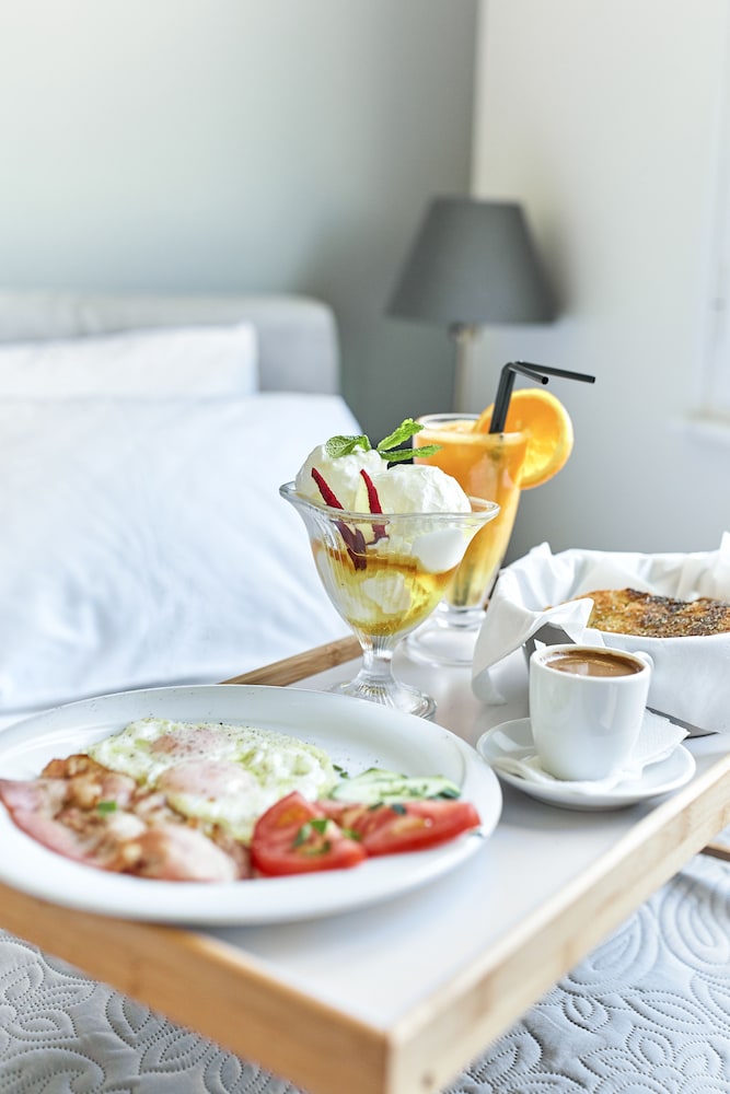 Athens Version Luxury Suites 56/70