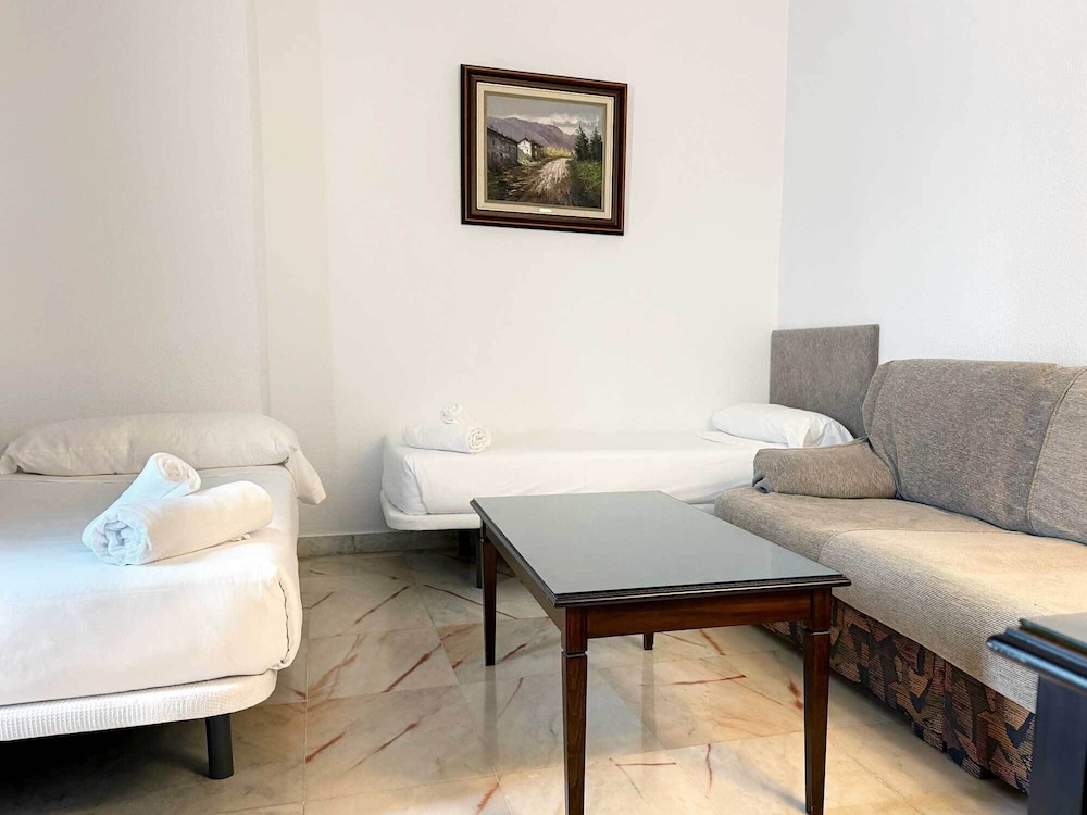 Hotel Turia 44/79