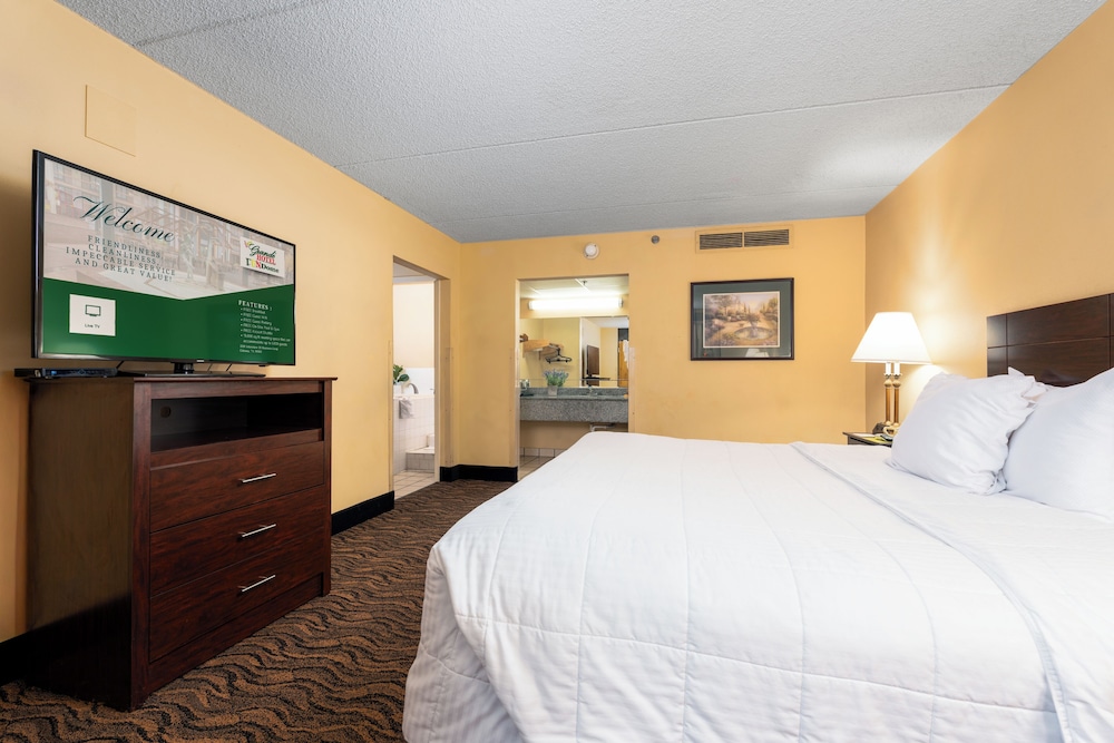 SUITE, HOT TUB
