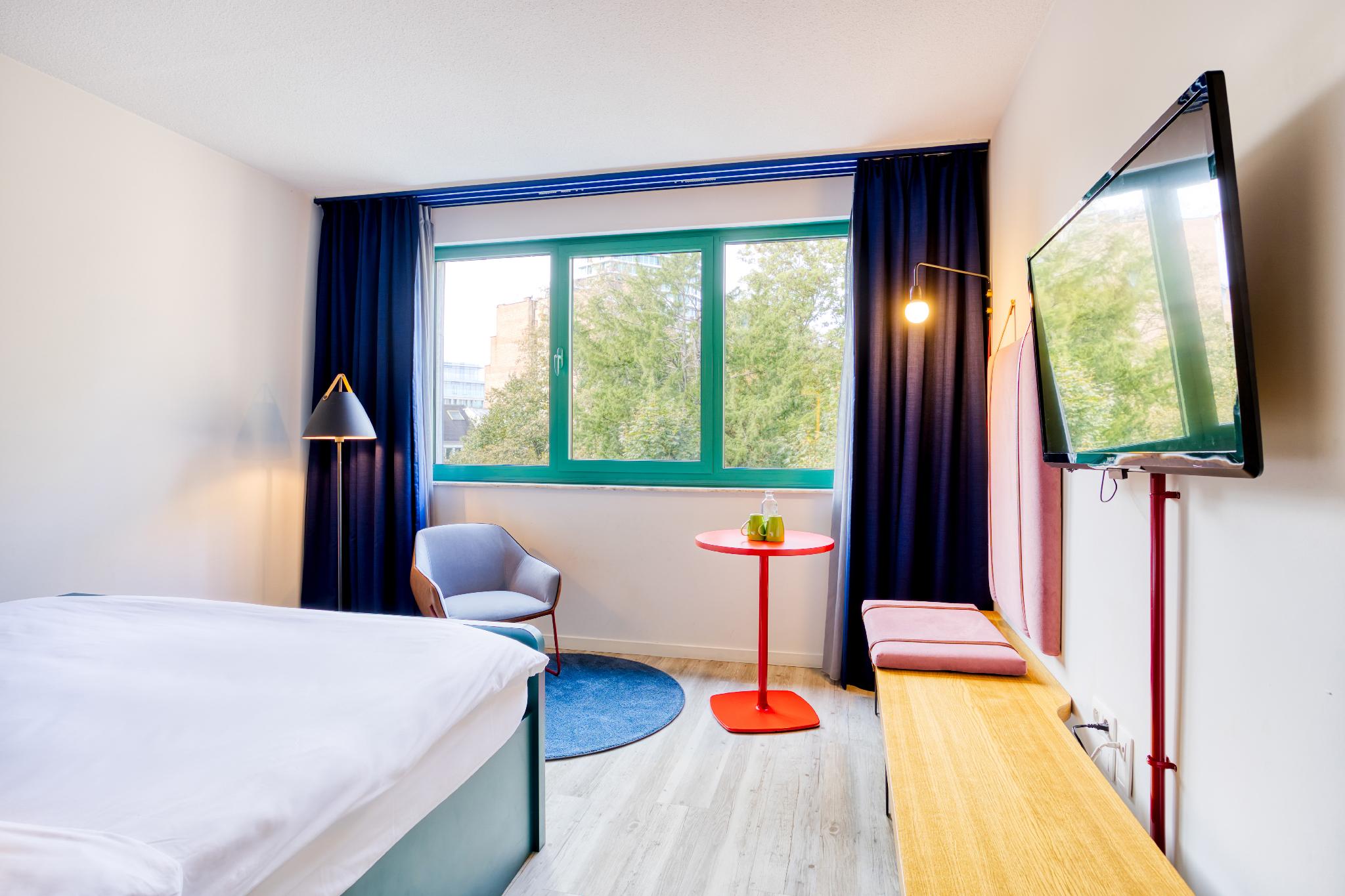 Superior, Queen Bed