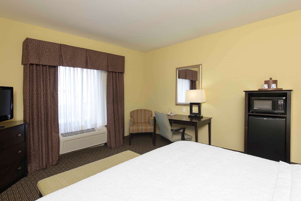 Hampton Inn & Suites Danville 10/42