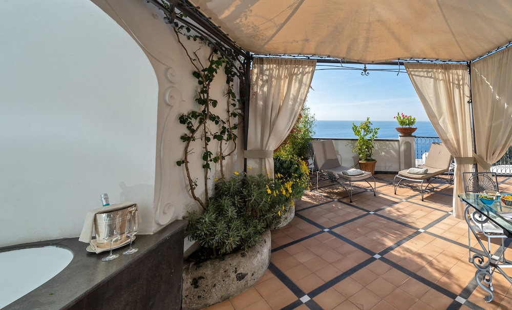 Hotel Punta Regina 68/69