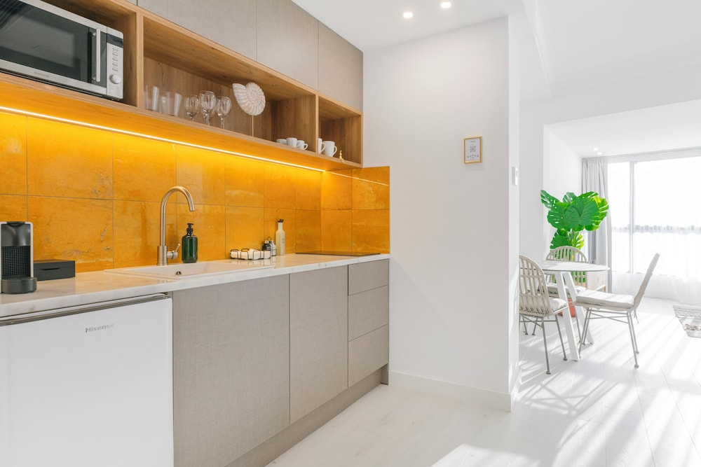 Ototo Luxury Living 5/50