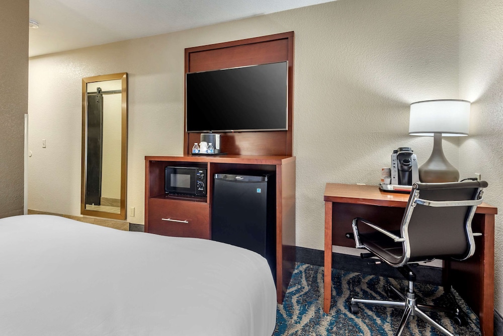 Comfort Inn Asheville East-Blue Ridge Pkwy Access 25/39