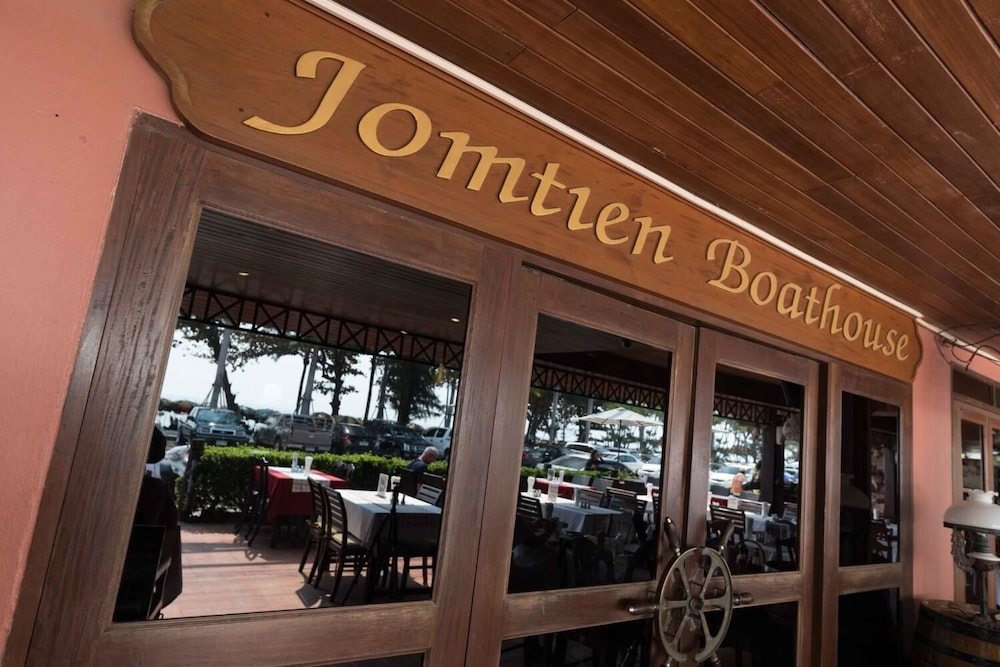 Jomtien Boathouse 7/56