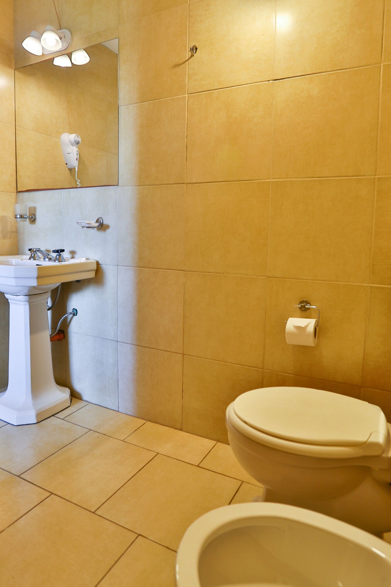 غرفة ثلاثية بسرير كوين وسرير فردي، TIERRA GAUCHA HOSTEL 3 5/7