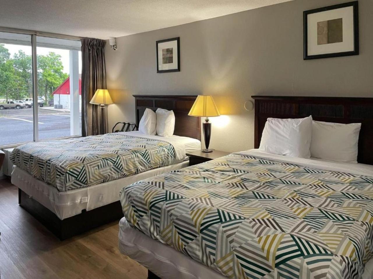 Deluxe, 2 Queen Beds