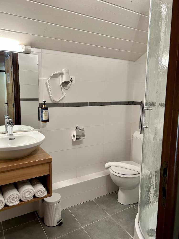 Hotel Les Prodains 47/50