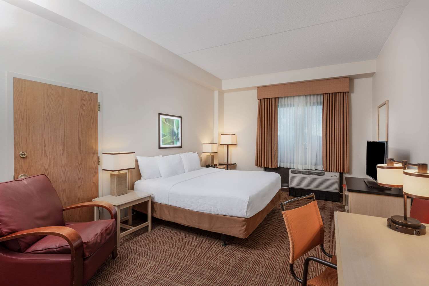 La Quinta Inn & Suites by Wyndham Garden City 17/42