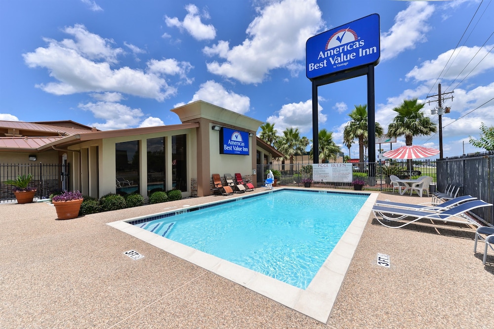 Americas Best Value Inn Angleton 5/21