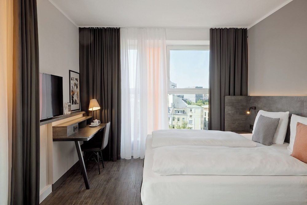 Junges Hotel Hamburg 20/50